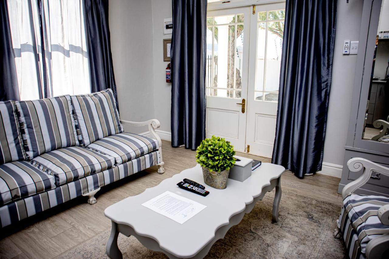 French Karoo Guesthouse Beaufort West Esterno foto