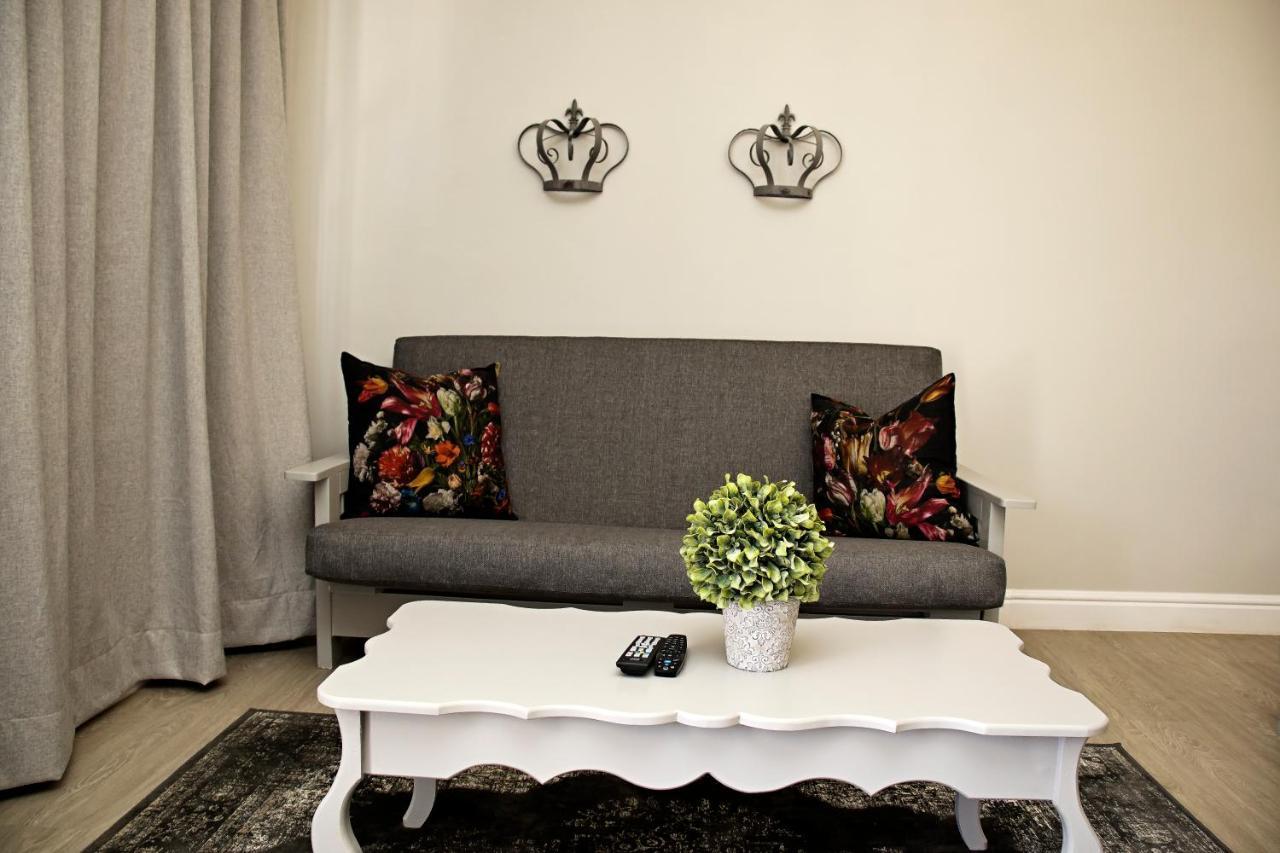 French Karoo Guesthouse Beaufort West Esterno foto