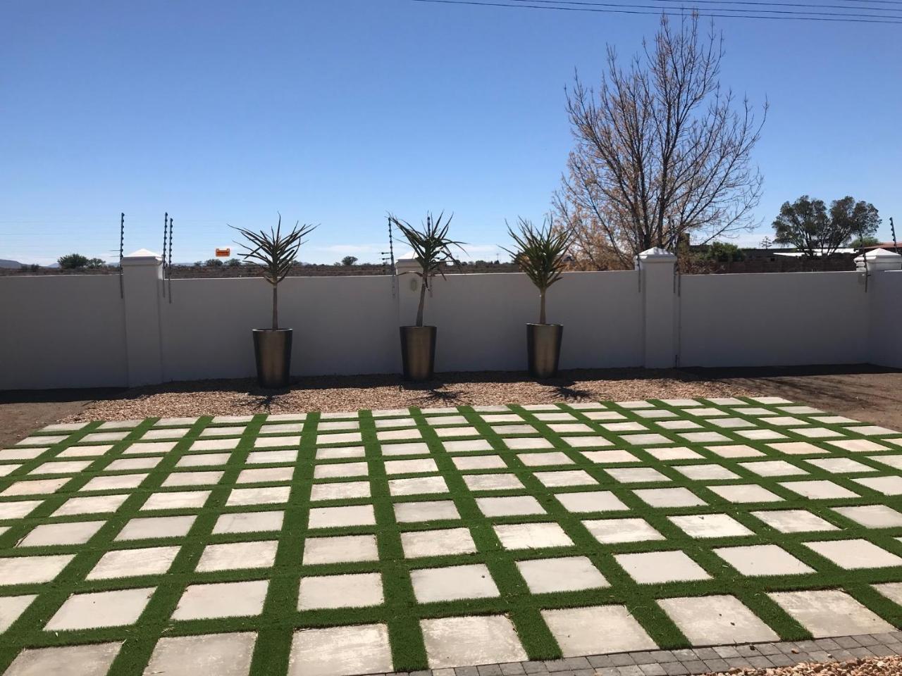 French Karoo Guesthouse Beaufort West Esterno foto
